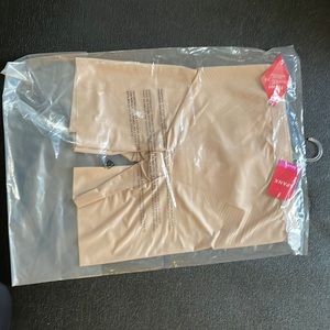 Thinstincts 2.0 mid-thigh short champagne beige